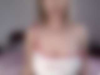 Live cam show with Lara - Middle Aged on SinfulBabes