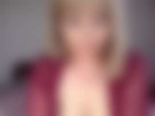 Live cam show with Lara - Middle Aged on livesuperchat.net