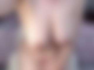 Live cam show with Lara - Asian MILF on Camiplay Live