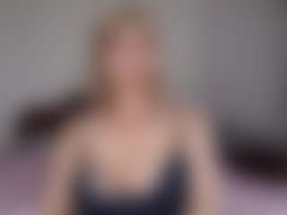 Live cam show with Lara - Brown Eyes Asian on realtime-chat