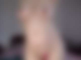 Live cam show with Lara - Chubby on Camming Site