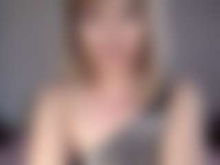 Lara MILF webcam performer live streaming