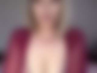 Lara MILF webcam performer live streaming