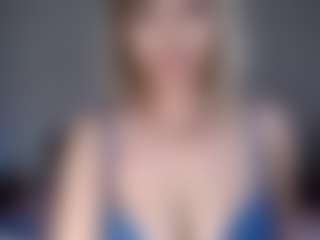 Lara MILF webcam performer live streaming