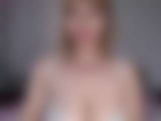 Live cam show with Lara - Asian BBW on Dolls Live