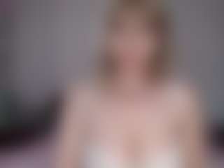 Live cam show with Lara - Gamer Asian on Camiplay Live