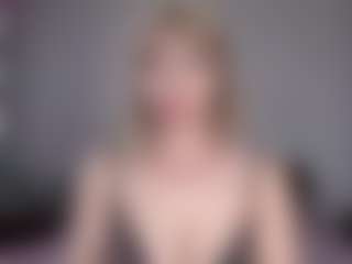 Live cam show with Lara - Asian MILF on CamClone