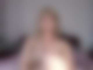 Live cam show with Lara - Brown Eyes Asian on SpankPalCams