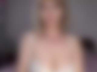 Live cam show with Lara - Trimmed Asian on Dolls Live