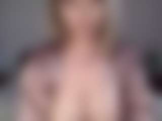 Live cam show with Lara - BBW Middle Aged on liverealitysex.com