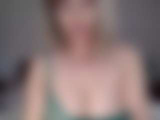 Live cam show with Lara - Asian Lush on Dare Cams