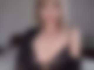 Live cam show with Lara - Asshole Asian on Chatstar
