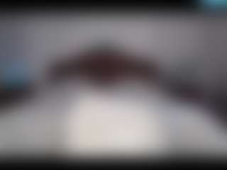 Lara MILF webcam performer live streaming