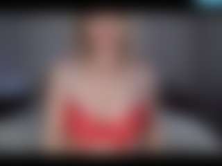 Live cam show with Lara - Shaved Pussy MILF on makecum.org