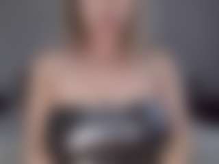 Live cam show with Lara - Middle Aged on Camsoda.co