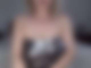 Live cam show with Lara - Lovense Middle Aged on Pornisteam.com