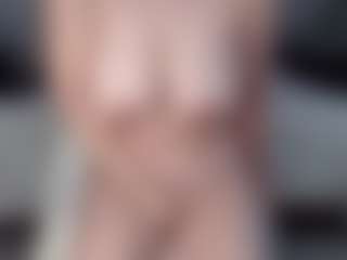 Live cam show with Lara - Asian Amateur on Camsoda