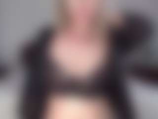Live cam show with Lara - Tease Asian on xheatlive.com