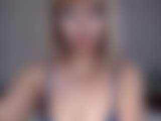 Live cam show with Lara - Asian MILF on justonemore.cc