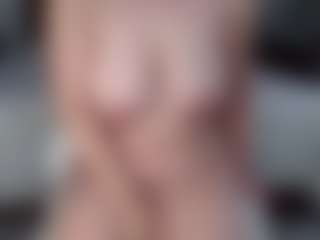 Lara's Live Sex Cam Show