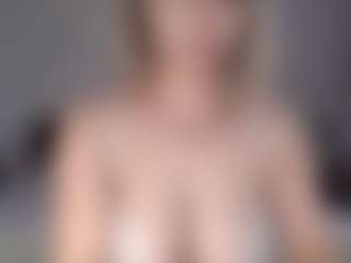 Lara's Live Sex Cam Show