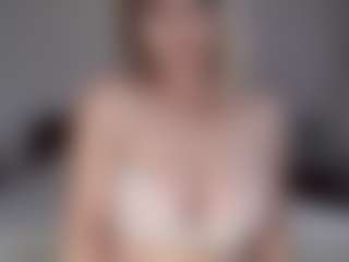 Lara's Live Sex Cam Show