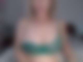 Lara's Live Sex Cam Show