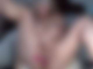 Live cam show with Lara - Asian MILF on Lustler