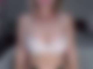Lara's Live Sex Cam Show