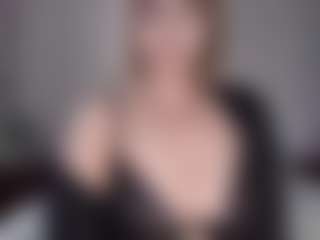 Live cam show with Lara - Bedroom on Gym Cam Girls