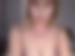 Live cam show with Lara - BBW on AdultVida.com