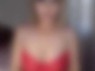 Live cam show with Lara - Stockings on CamwithHer
