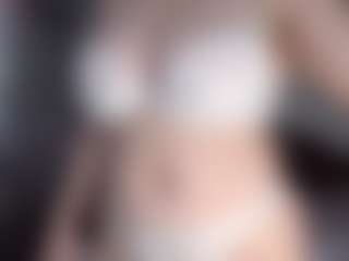 Live cam show with Lara - Spank Asian on Camsoda