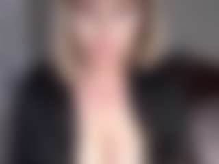 Lara MILF webcam performer live streaming
