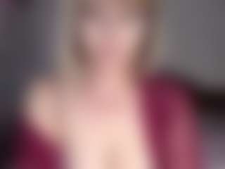Live cam show with Lara - Chubby on SpankPalCams