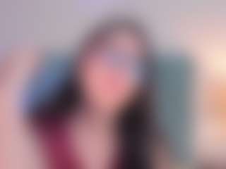 EmilyWatsonn's Live Sex Cam Show