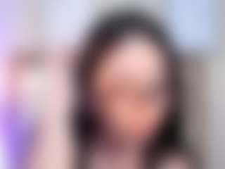 EmilyWatsonn's Live Sex Cam Show