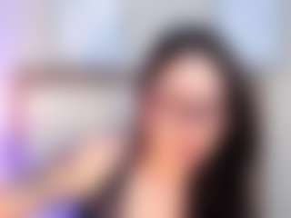EmilyWatsonn's Live Sex Cam Show