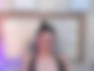 EmilyWatsonn's Live Sex Cam Show
