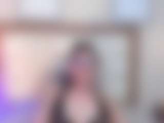 EmilyWatsonn's Live Sex Cam Show