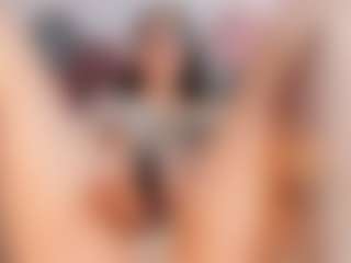 EmilyWatsonn's Live Sex Cam Show