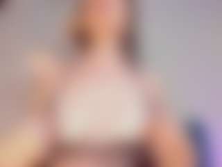 EmilyWatsonn's Live Sex Cam Show
