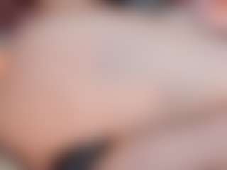 Live cam show with EmilyWatsonn - Glasses on livesuperchat.net
