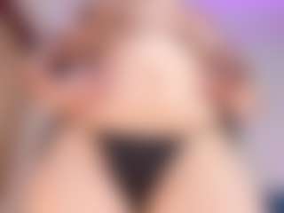 Live cam show with EmilyWatsonn - Normal on fuck-show.com