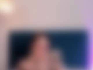 Live cam show with EmilyWatsonn - Normal on Camsoda