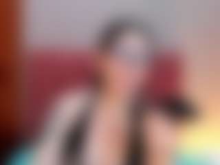 EmilyWatsonn's Live Sex Cam Show
