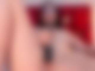EmilyWatsonn's Live Sex Cam Show