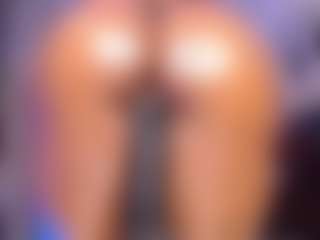 Live cam show with TinnaGoddess - Ebony Big Tits on Gym Cam Girls