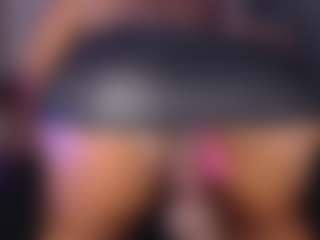 Live cam show with TinnaGoddess - Ebony Lush on TottyGirls