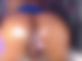 Live cam show with TinnaGoddess - Black BBW on https://playwithruby.com